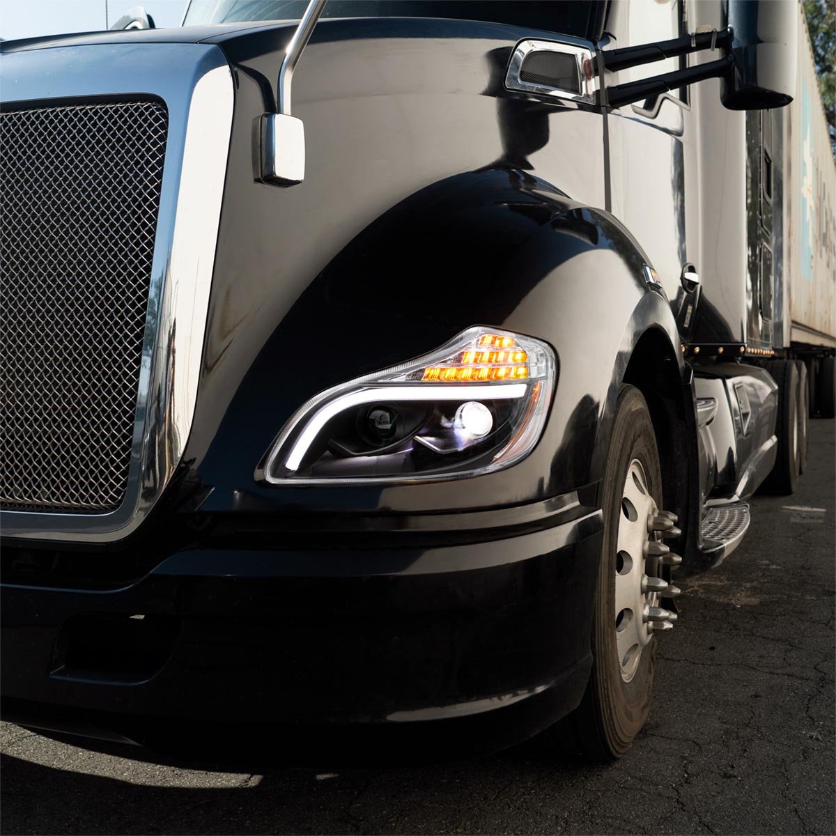 Blackout-8-LED-Projection-Headlight-For-2013-2021-Kenworth-T680-Driver-7 Blackout 8 LED Projection Headlight For 2013-2021 Kenworth T680-Driver - Image 8